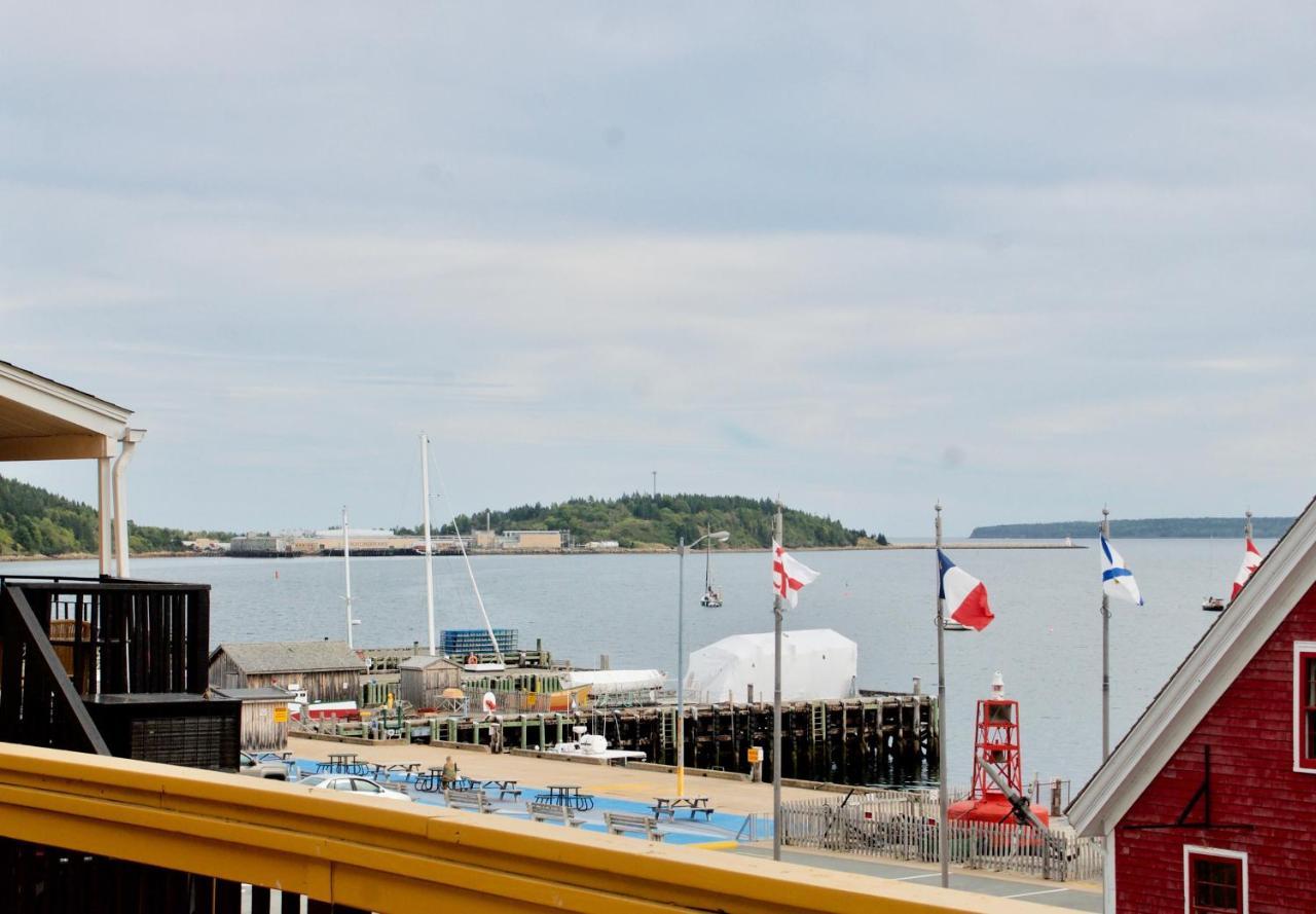 Inn Runner Lunenburg